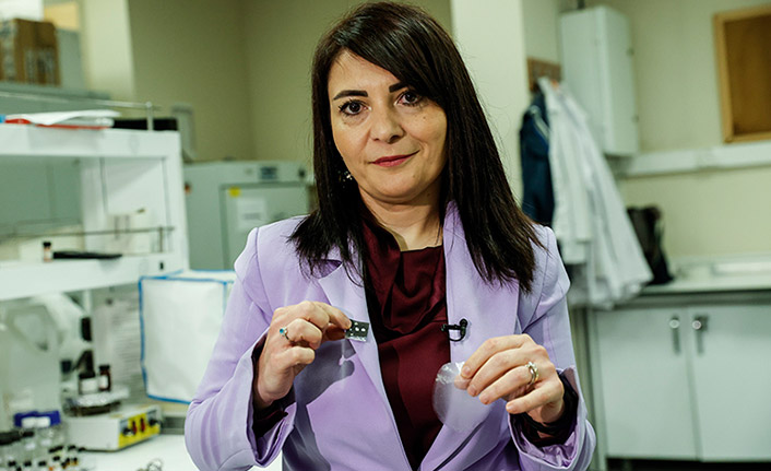 Cep telefonlarını, giyilebilir ve organik güneş piliyle şarj etmeyi hedefliyor