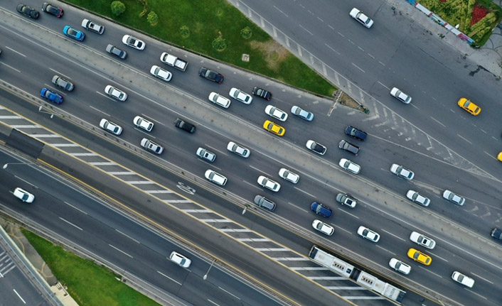 Motorlu kara taşıtları 2020'de 300,6 milyar kilometre yol katetti