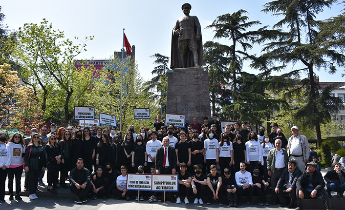 Trabzon'da lise öğrencilerinden "Mutluluğa kurşun sıkma" çağrısı