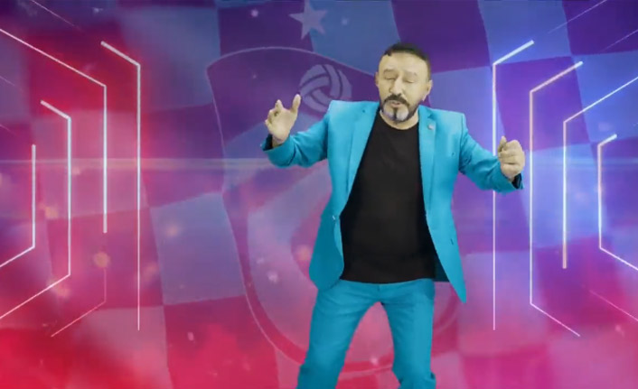 Mustafa Topaloğlu'ndan Trabzonspor'a şarkı