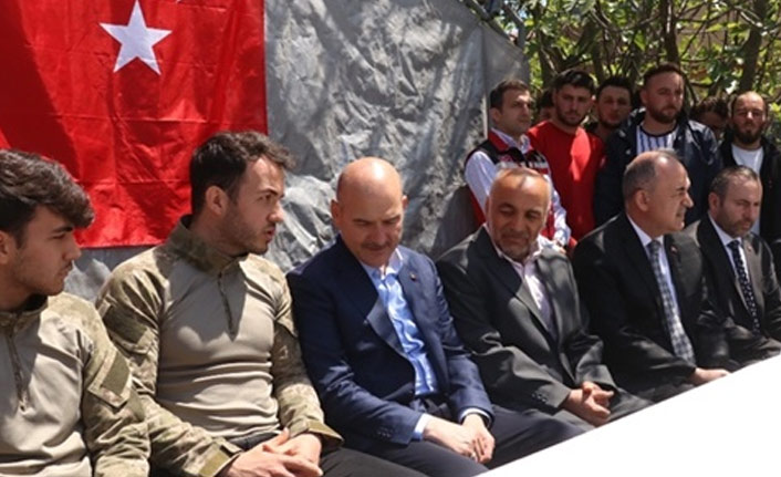 Bakan Soylu, Trabzonlu şehidin ailesini ziyaret etti