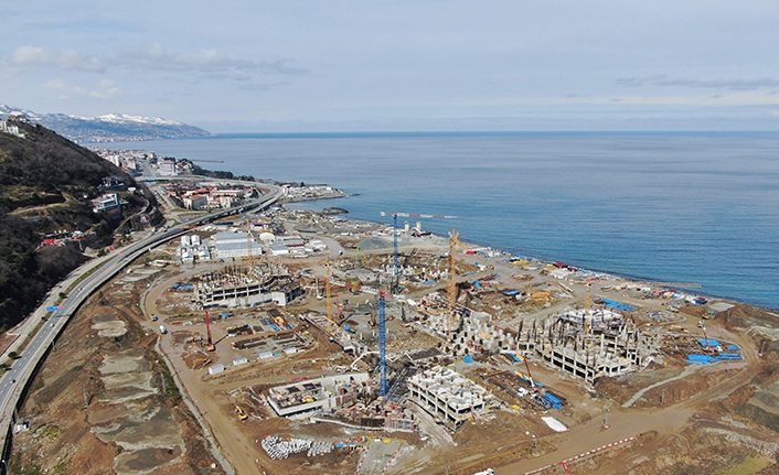 Trabzon Şehir Hastanesi inşaatı neden durdu? Maliyet mi, zemin mi?