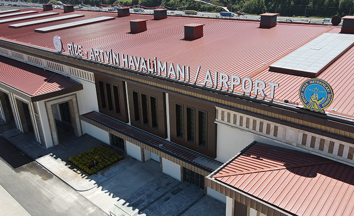 Bakan Karaismailoğlu: “Rize-Artvin Havalimanında konuştu"