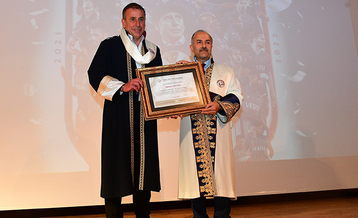 Abdullah Avcı'ya fahri doktora unvanı verildi