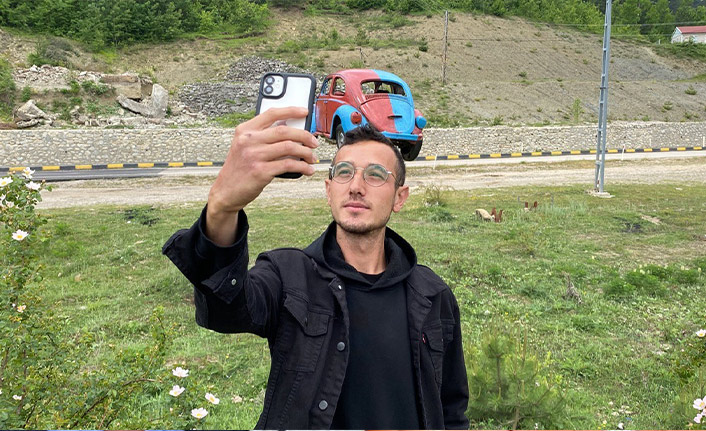 O araç bu sene bordo-mavi