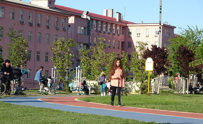 Trabzon Millet Bahçesi cıvıl cıvıl