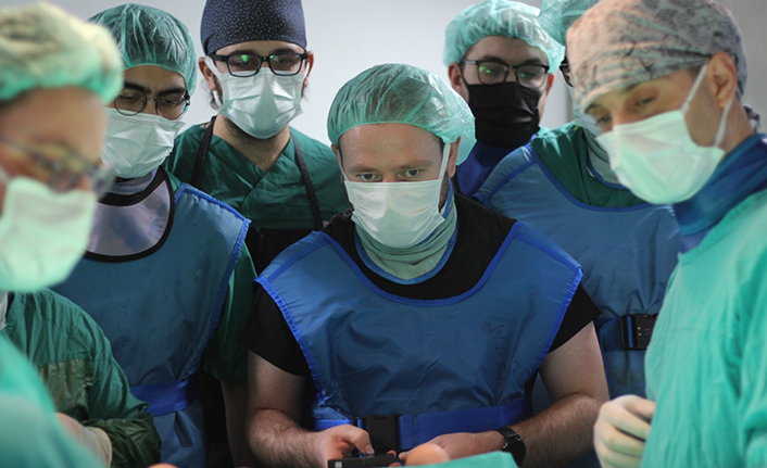 Trabzon'da bir ilk! 10 yıldır idrar yapamayan hasta tedavi edildi