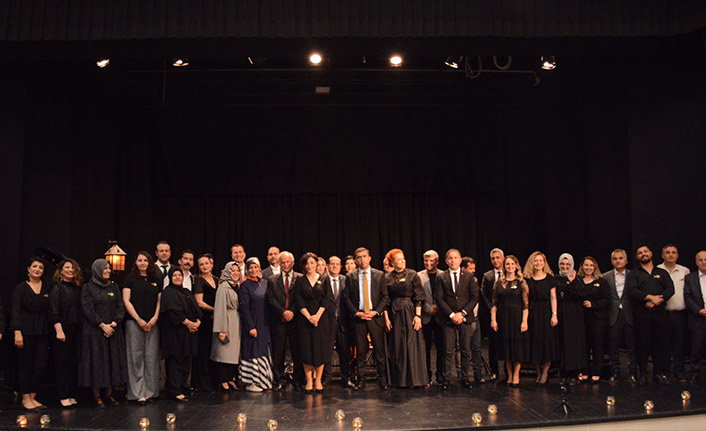 Trabzon'da Öğretmenlerin şiir dinletisi gerçekleşti