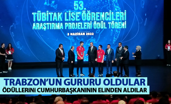 Trabzon'un gururu oldular! Ödüllerini Cumhurbaşkanı Erdoğan'ın elinden aldılar