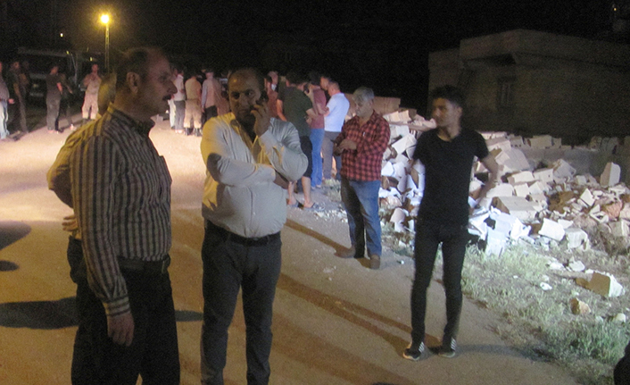 Çocuklar çöken duvarın altında kaldı: 2 ölü, 3 yaralı