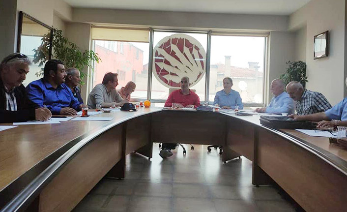 CHP Trabzon'da İlçe Başkanları toplantısı yapıldı! "Halk düşmanı iktidar hakaret ettiği milletten sağlam bir tokat yiyecek"