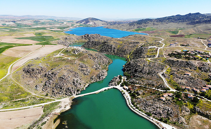 Japonyalı arkeolog binlerce yıllık tarihi gün yüzüne çıkartıyor