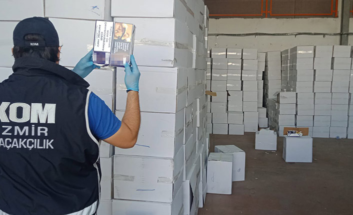 İzmir'de kaçakçılara operasyon düzenlendi