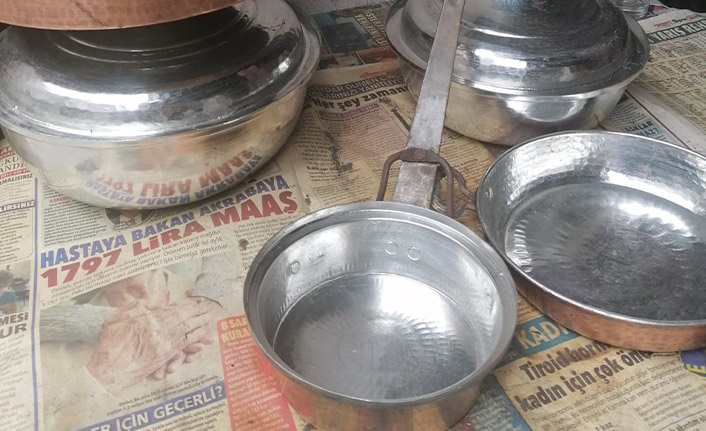 Trabzon'da 44 yıllık bakır ustası sitem etti: "Mesleği öldürmeye mi çalışıyorlar?"