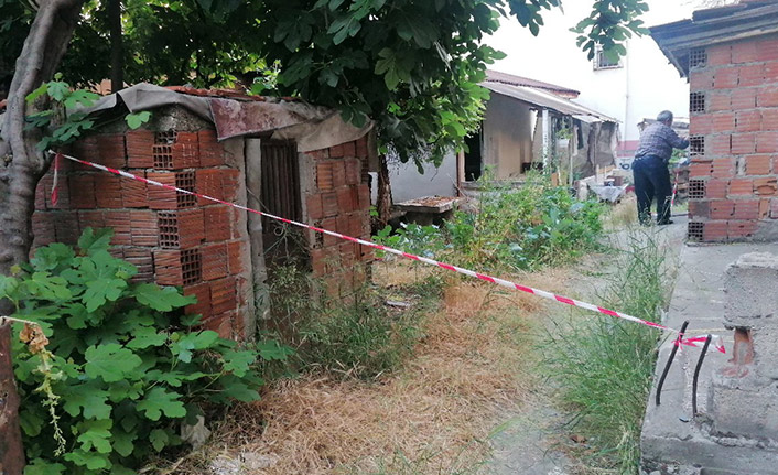 Yaprak toplamak için çıktığı asmadan düşerek hayatını kaybetti