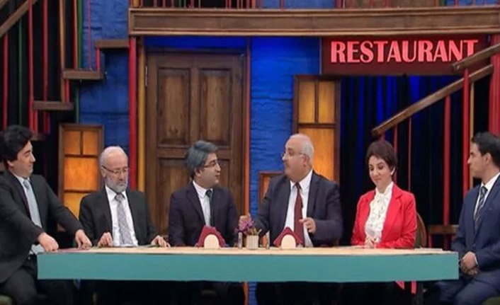 Güldür Güldür Show'un 6'lı masa skecine ilk yorum