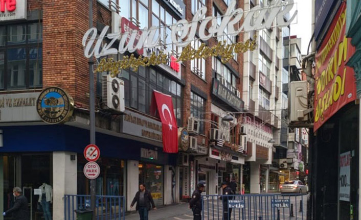 Uzunsokak'ta araç giriş saatleri değişti! Esnaf şikâyeti meclise geldi