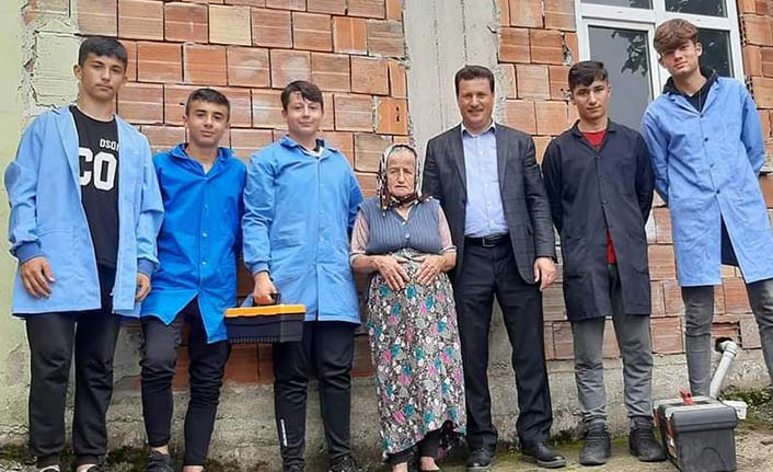 Beşikdüzü Mesleki ve Teknik Anadolu Lisesi öğrencilerinden anlamlı proje