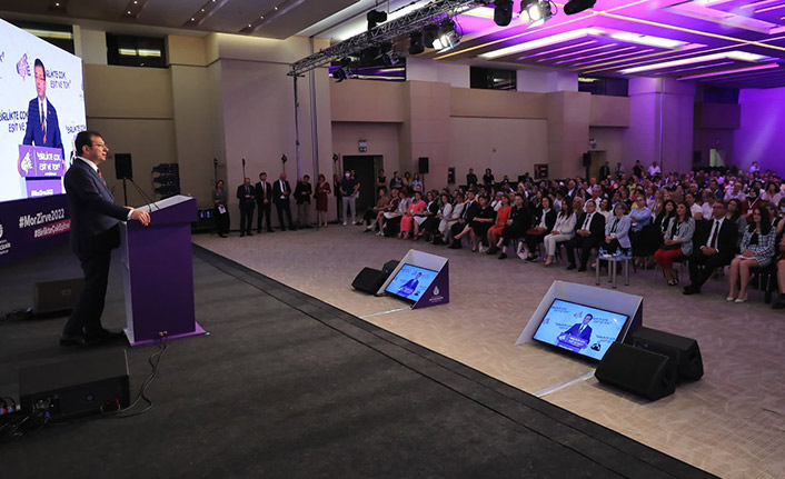 İmamoğlu ‘Mor Zirve’de konuştu: “Bir avuç İnsan İstanbul Sözleşmesi’ni paramparça etti”