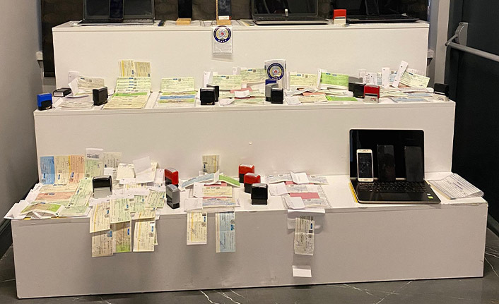 100 Milyon TL'lik vurgun mali polise takıldı