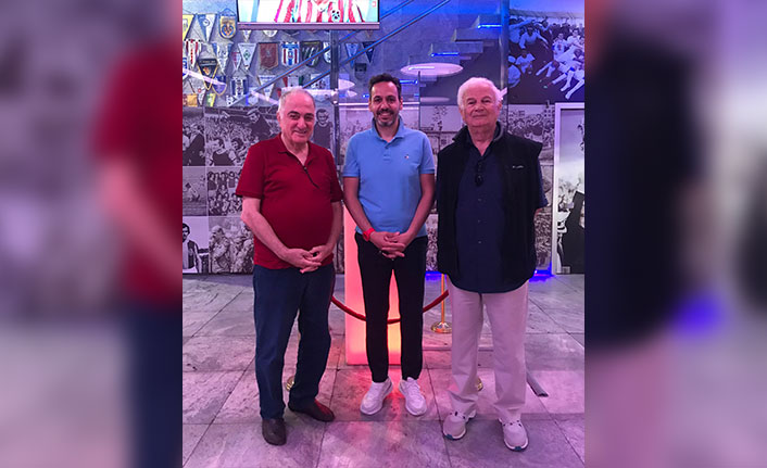 Trabzonspor’a özel misafir! Trabzonspor’a hediye etmek istediği eseri anlattı