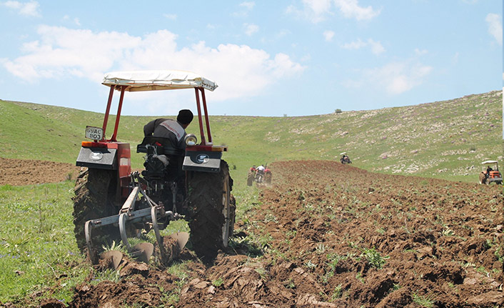 Çeyrek asrı aşkın ekilmeyen tarım arazileri ekonomiye kazandırılacak
