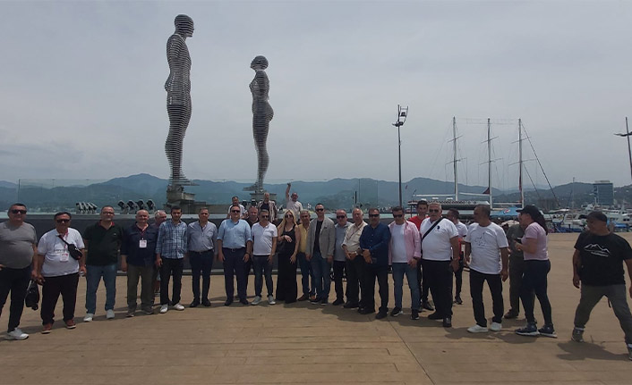 Artvin'e gelen ziyaretçiler Batum'da da ziyaretlerde bulundu