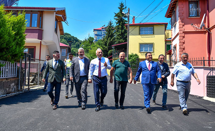 Başkan Zorluoğlu Beşikdüzü'ndeki çalışmaları yerinde inceledi