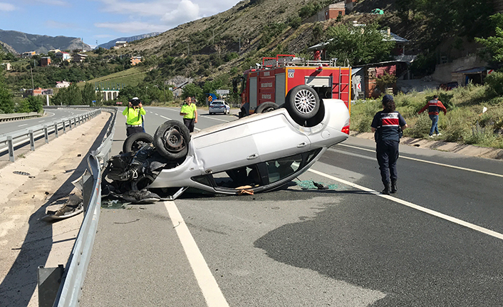 Trabzon'dan Gümüşhane'ye giden araç takla attı