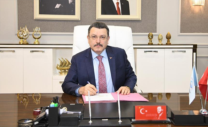 Ahmet Metin Genç, YKS’ye giren öğrencilere başarılar diledi!