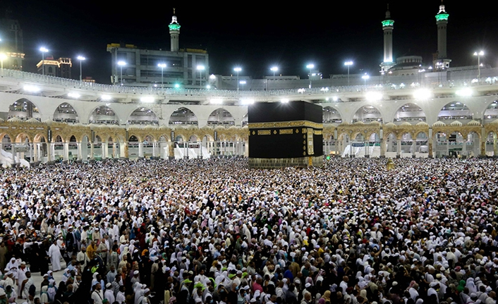 Hacı adaylarını kızdıran düzenleme! Kabe'de bunu yapmak artık yasak