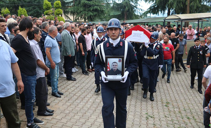 Trafik kazasında hayatını kaybeden Jandarma Er son yolculuğuna uğurlandı