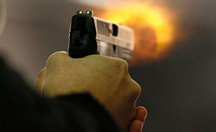 Karakola giren maganda 3 polisi yaraladı