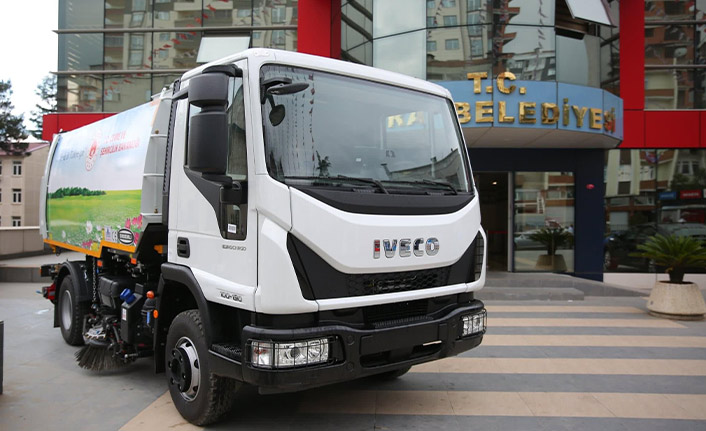 Yomra Belediyesi'ne bakanlıktan araç ve bütçe hibesi