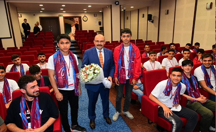 "Anadoluyuz biz" projesi kapsamında Van'lı gençler Trabzon'da