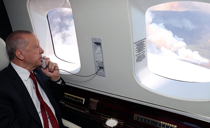 Cumhurbaşkanı Erdoğan yangın bölgesini inceledi