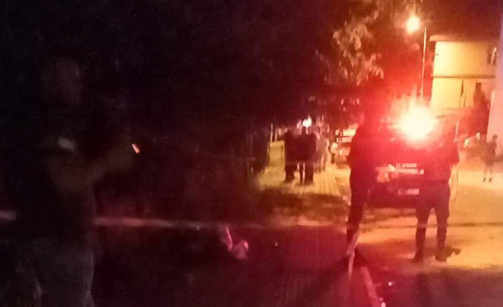 Sokak ortasında silahlar konuştu 1 ölü 2 yaralı