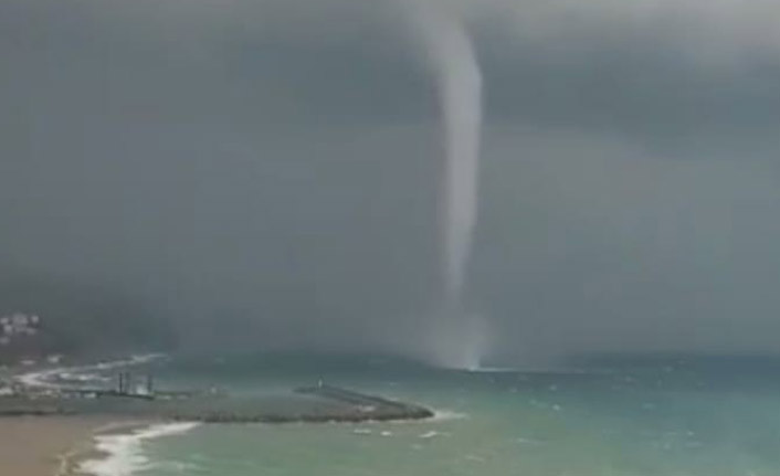 Hortum anı kameralara yansıdı