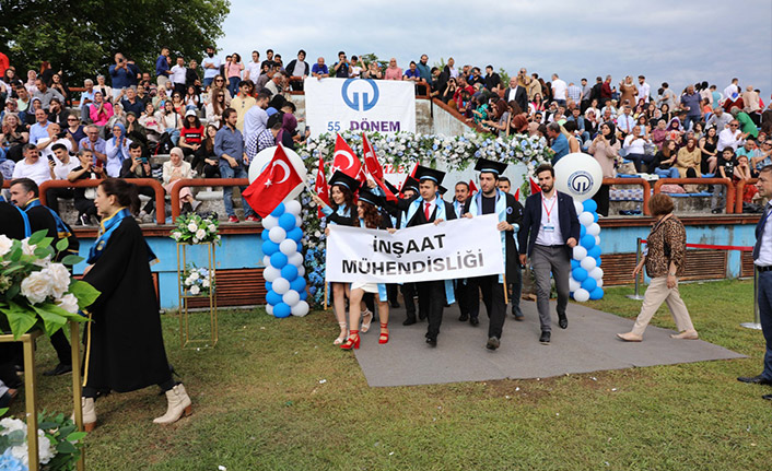 KTÜ Mühendislik Fakültesi'nde Mezuniyet Coşkusu