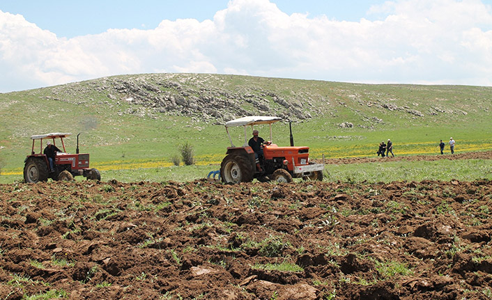 Bayburt 35 yıldır boş duran araziler yeniden ekiliyor