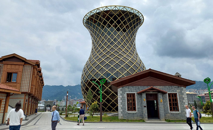 Rize'nin Çay Çarşısı turistleri bekliyor