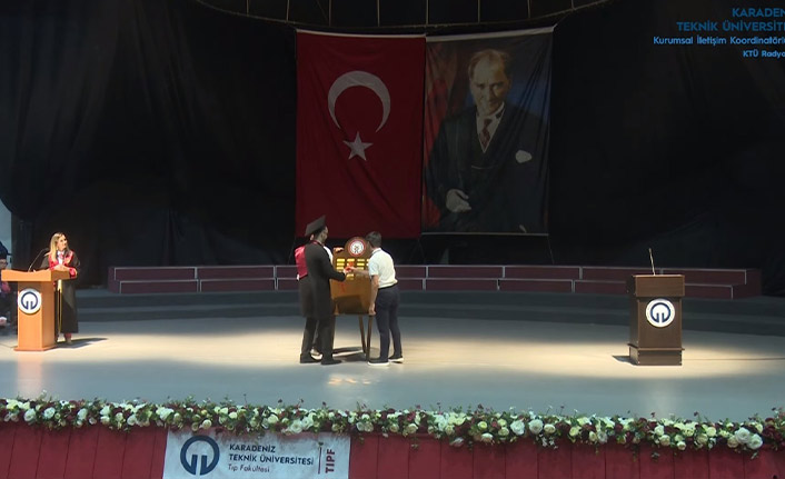 Onlar artık doktor! KTÜ Tıp Fakültesi mezunlarını verdi