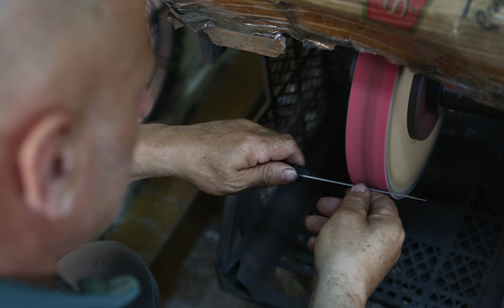 Sürmene'de bıçakçıların kurban bayramı mesaisi