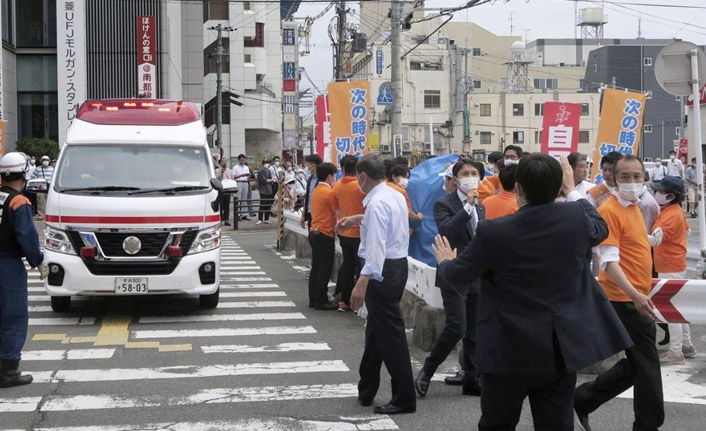Japonya eski Başbakanı Abe Şinzo hayatını kaybetti