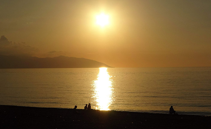 Trabzon'da tablo gibi gün batımı