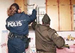 Öldürdü, Yaktı Ve Gömdü