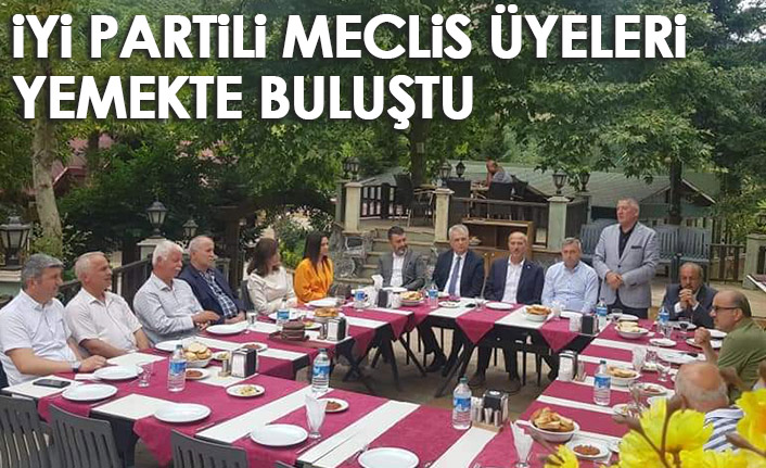 Trabzon'da İYİ Partili meclis üyelerinden toplantı