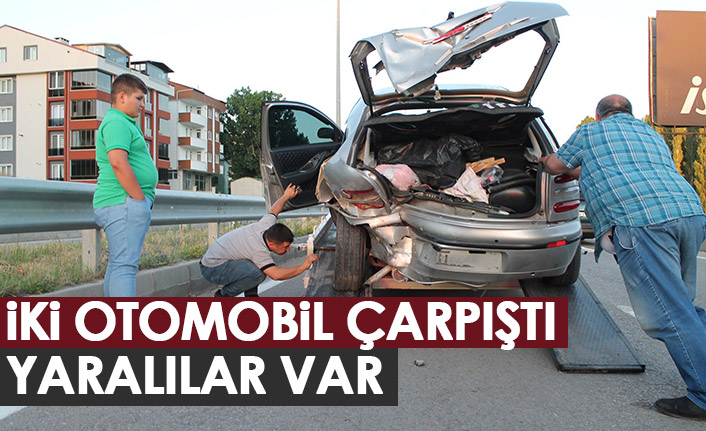 Bayburt’ta iki otomobil çarpıştı! Yaralılar var