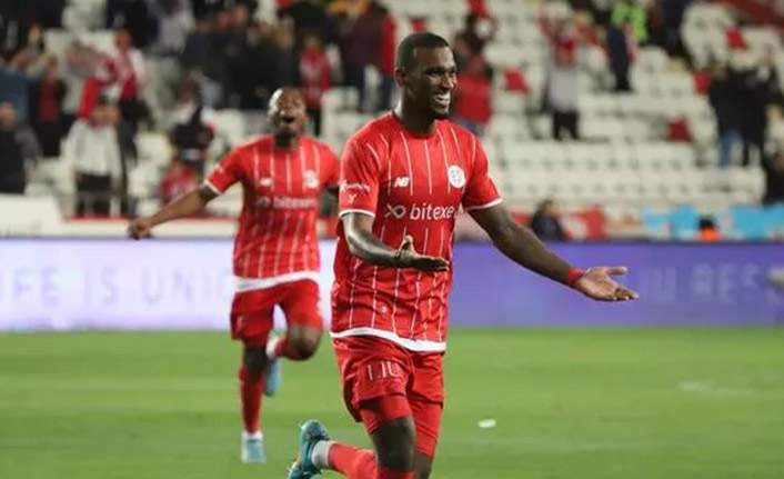 Trabzonspor'un gündemindeydi! İmzayı atıyor