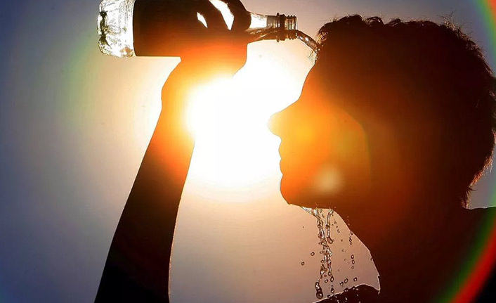 Avrupa'yı kasıp kavuran sıcaklar Türkiye'ye gelecek mi?